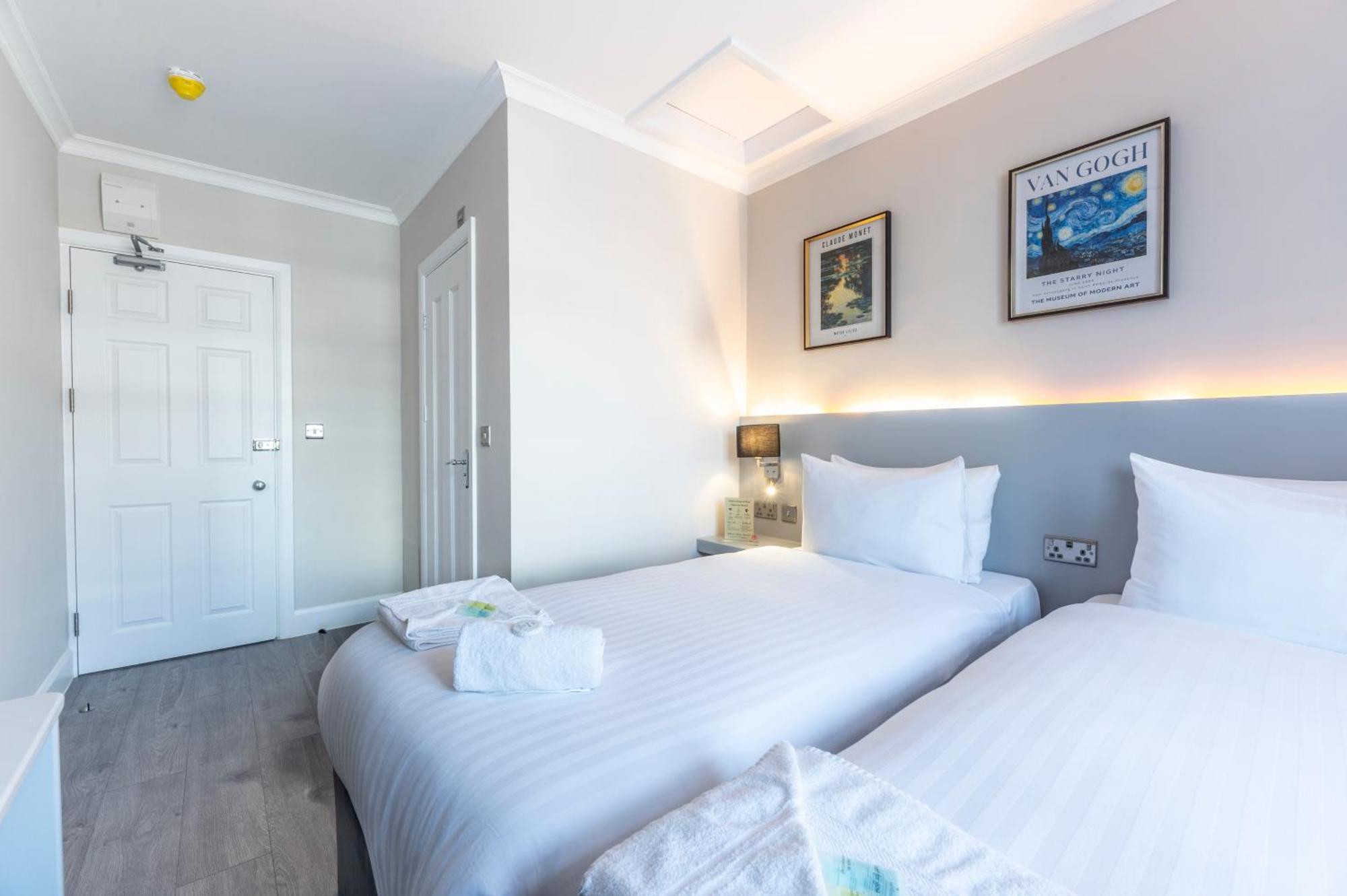 Marina Hotel London Exterior photo