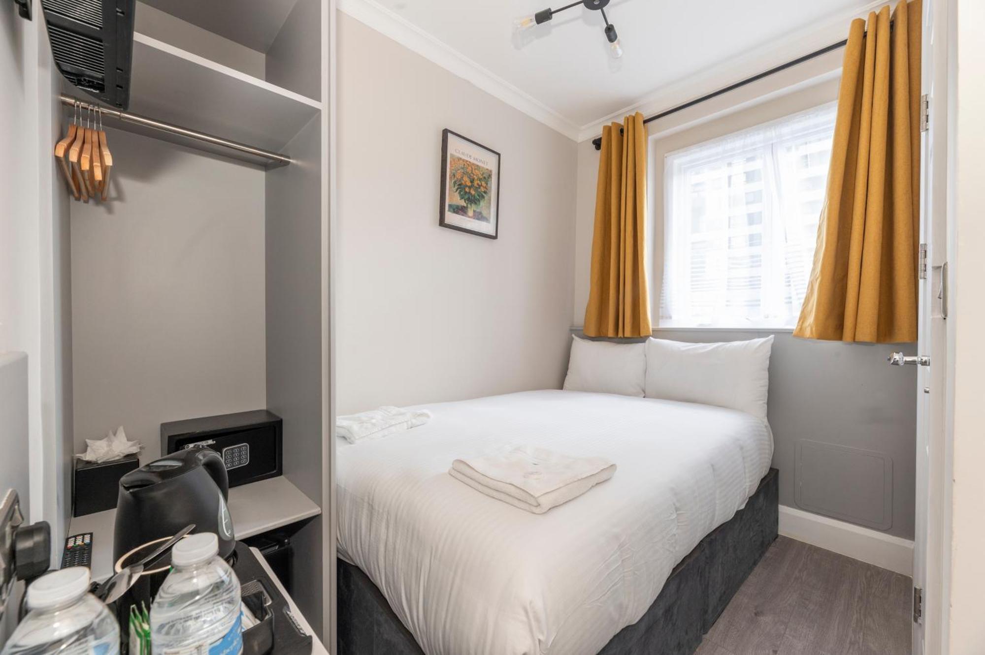 Marina Hotel London Exterior photo